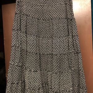 Ladies full swirl midi skirt sz 10